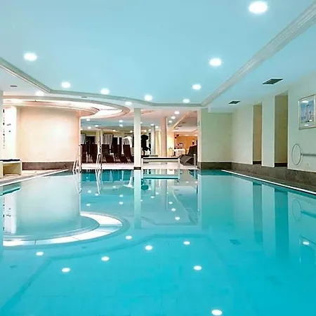 Готель Der Sonnenhof 5*